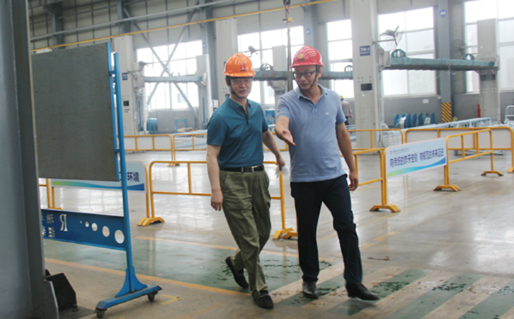 省市經(jīng)信委領導一行蒞臨我公司參觀指導